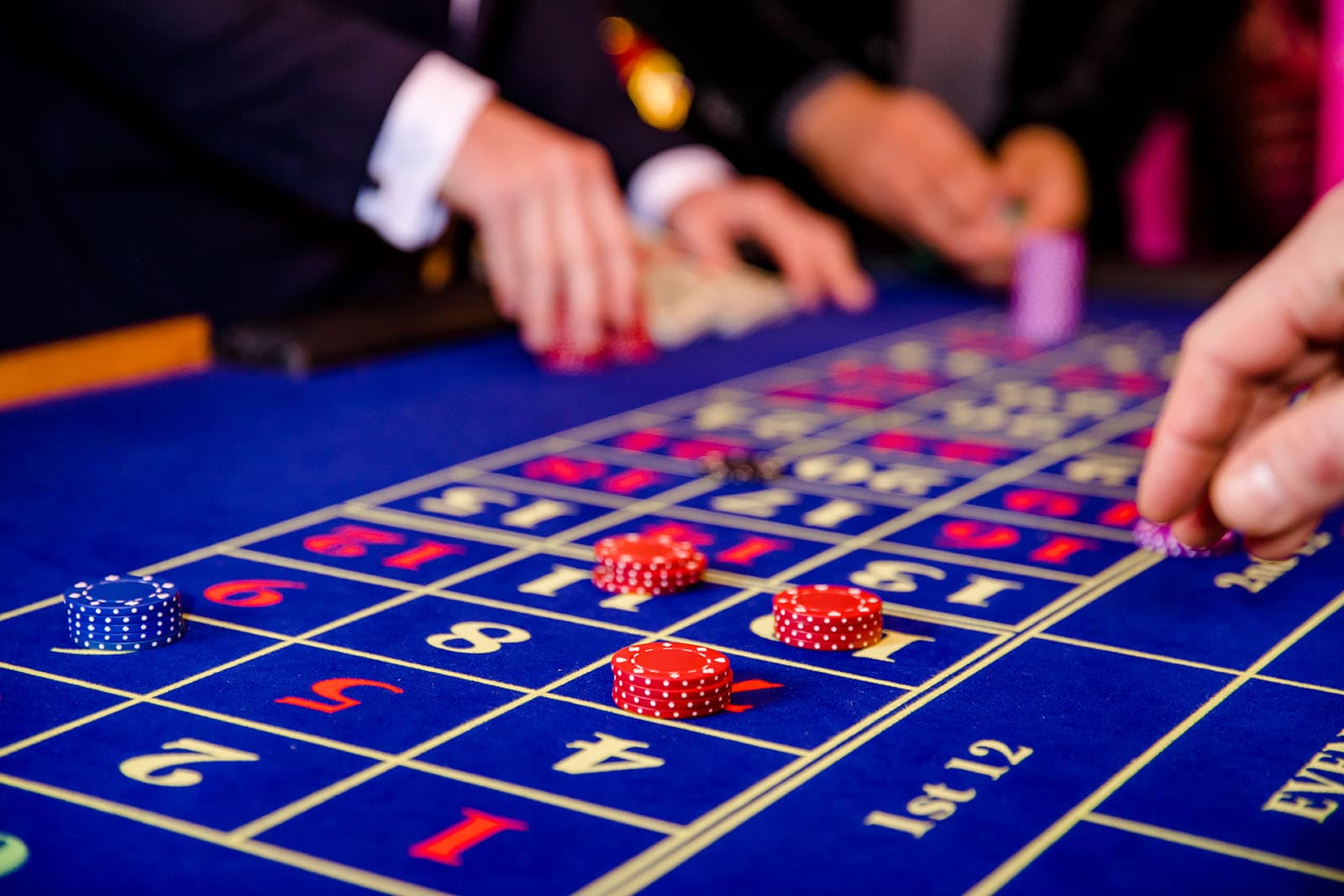 Croupier an einem unserer Spieltische